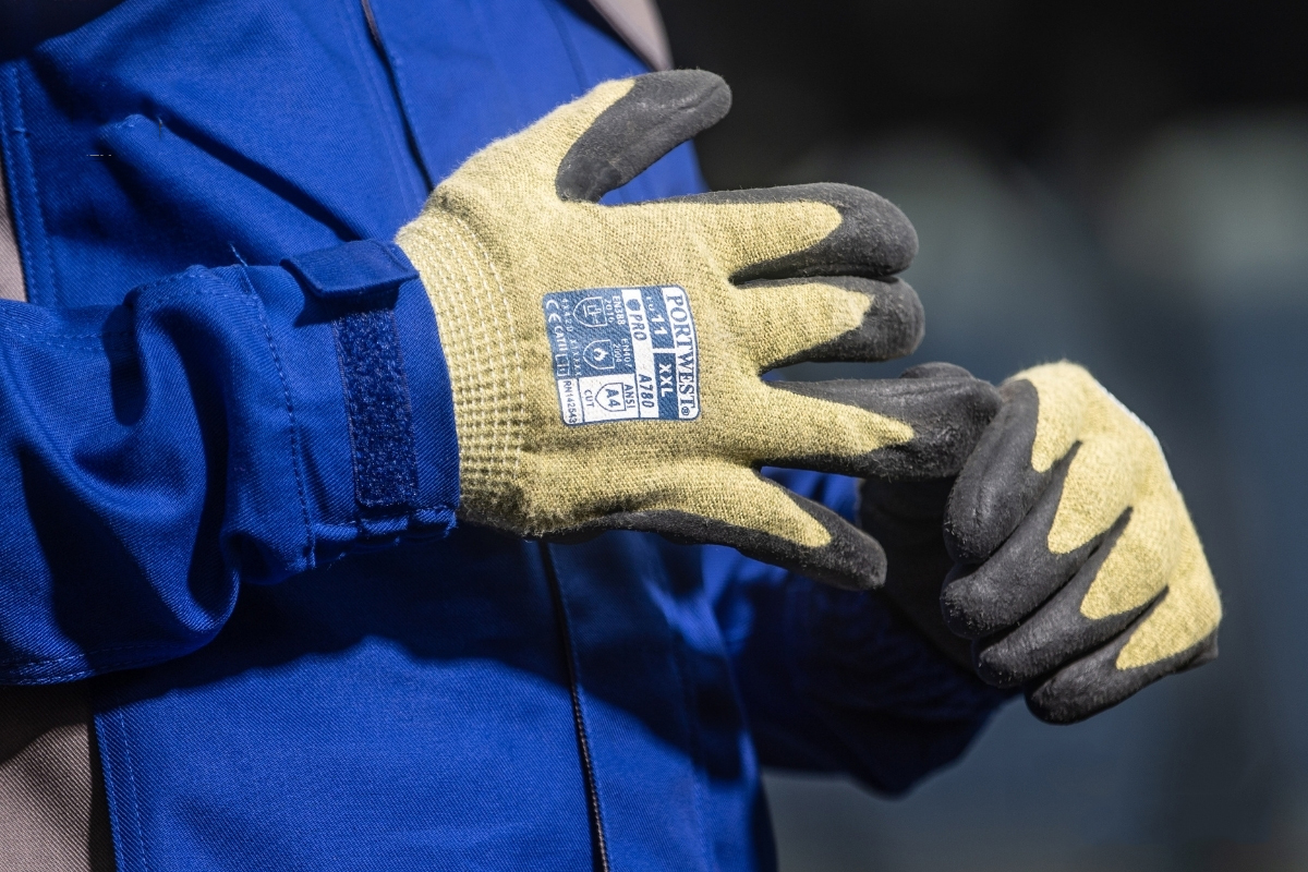 Tăng cường độ ma sát khi cầm và nắm trong quá trình làm việc